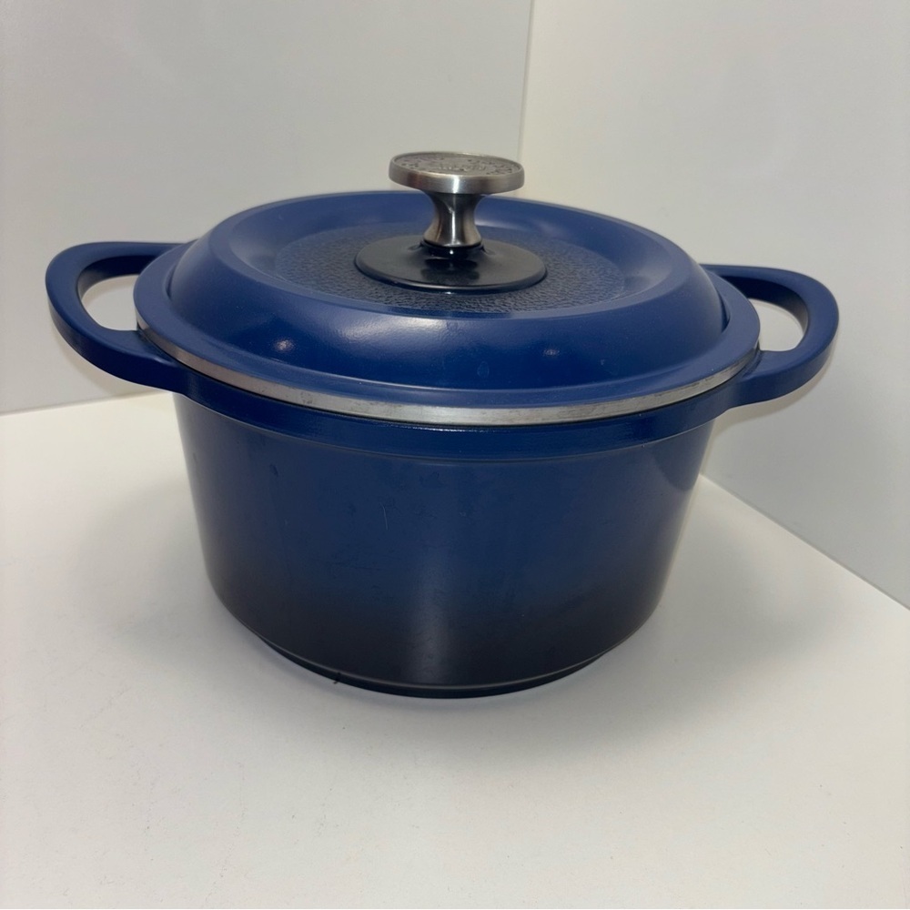 NordicWare Pro Cast Traditions 3 quart aluminum Dutch oven, non-stick interior